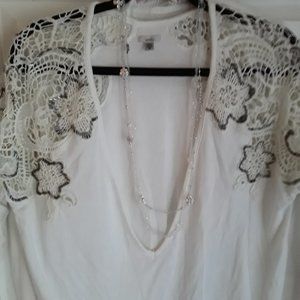Elegant White Pullover w/Beaded/Crochet Trim Sz  S